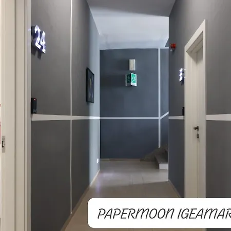 Hotel Paper Moon