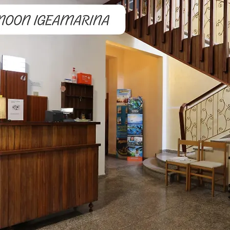 Paper Moon Hotel